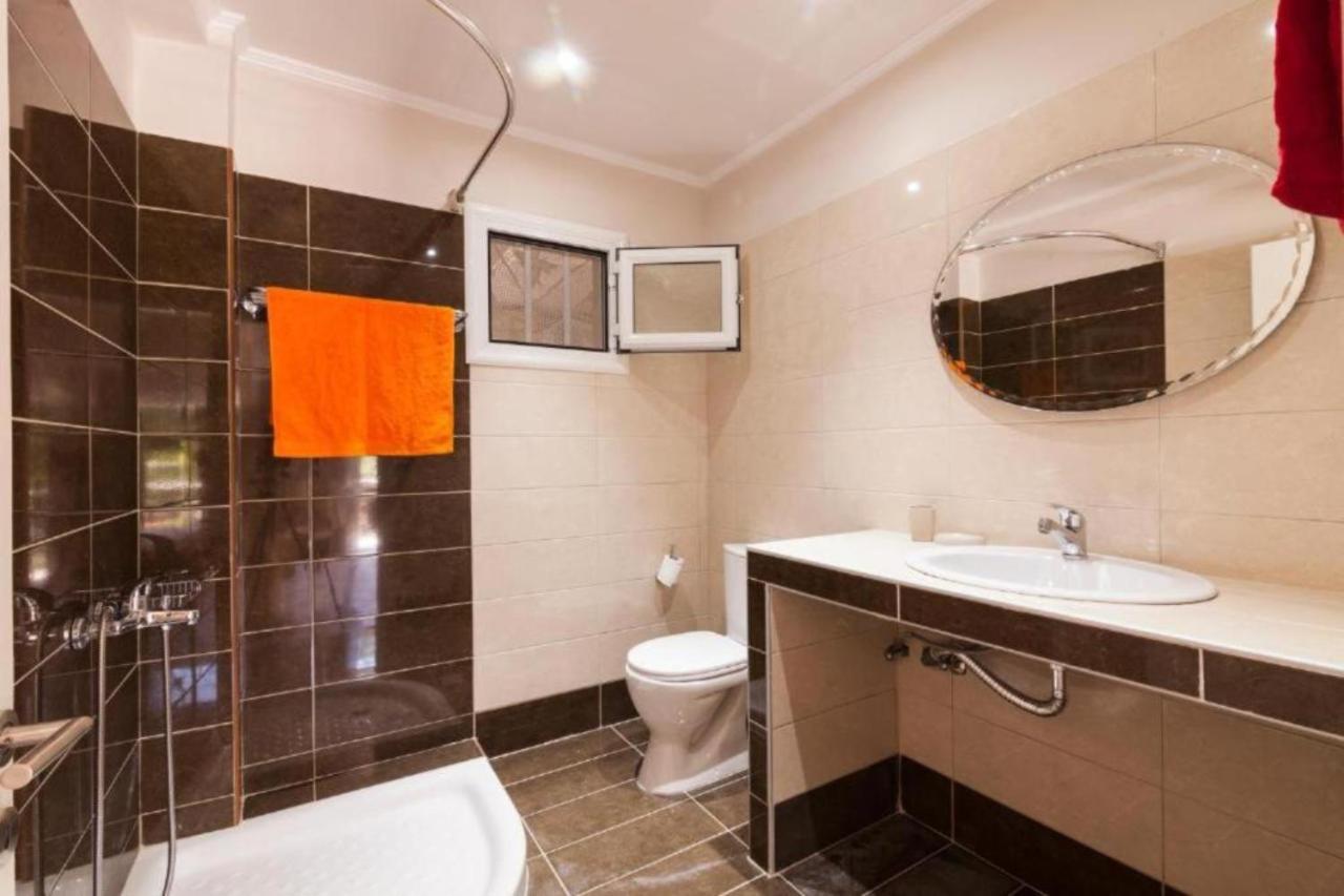 Georgia'S Apartments, Ipsos Corfu Екстер'єр фото