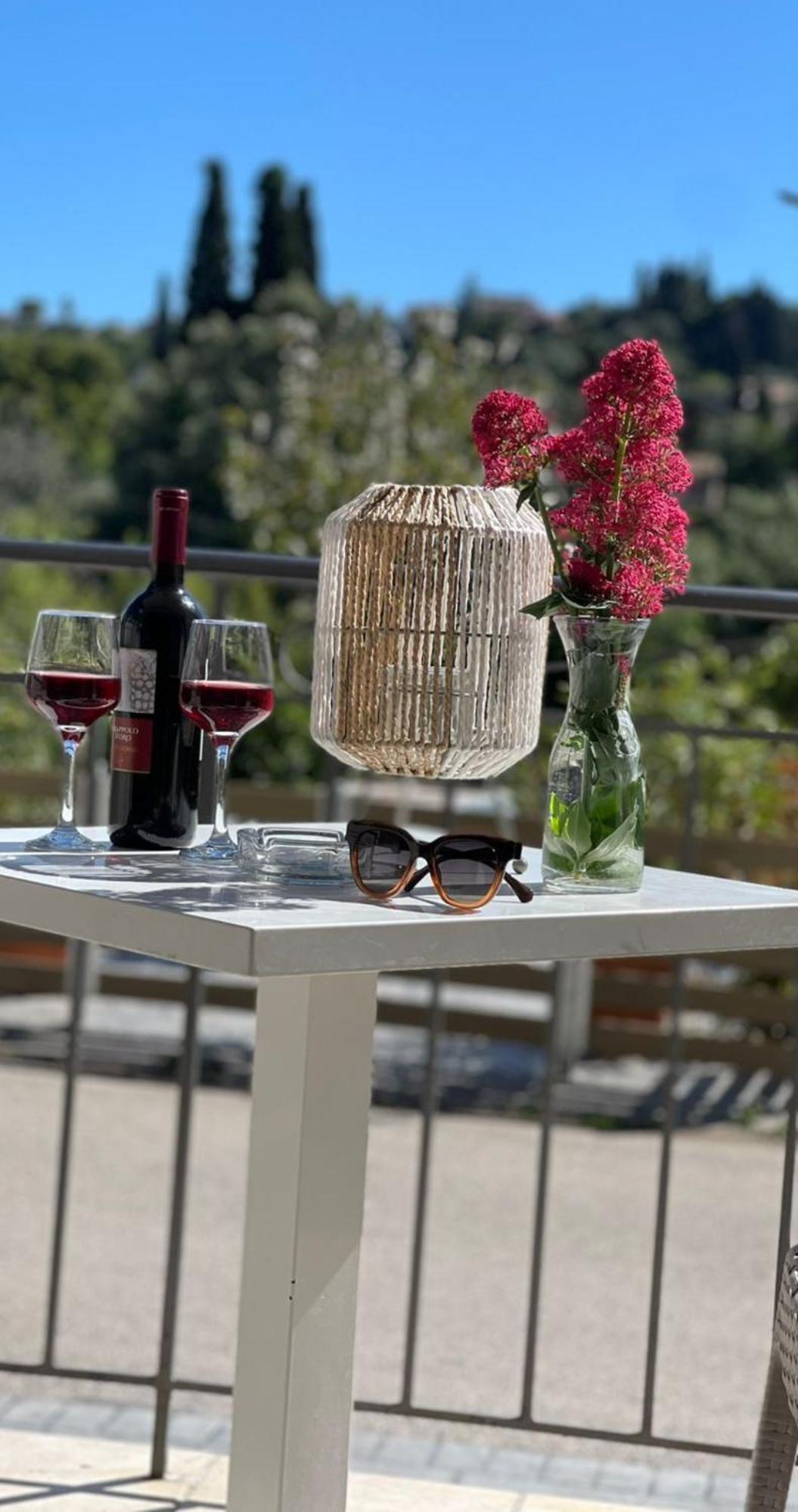 Georgia'S Apartments, Ipsos Corfu Екстер'єр фото