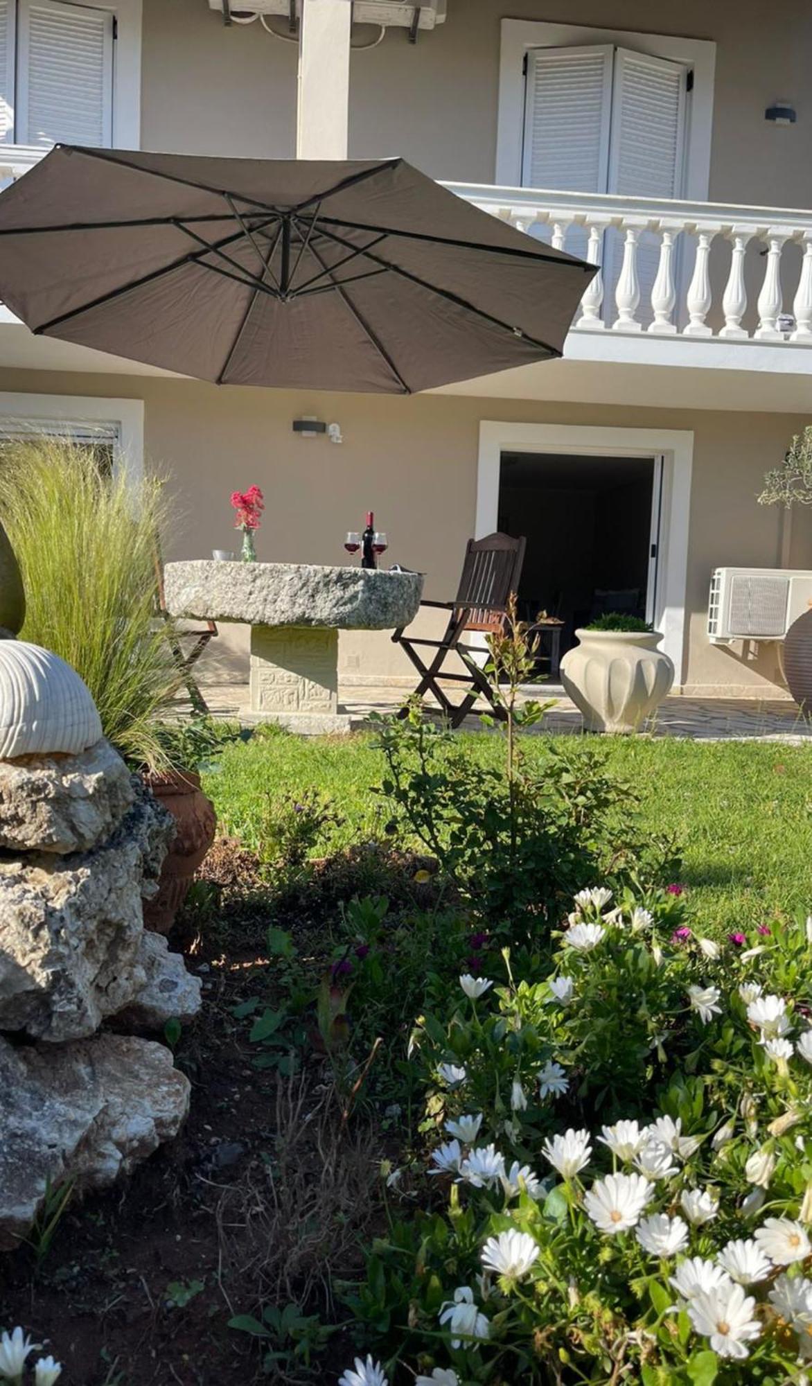 Georgia'S Apartments, Ipsos Corfu Екстер'єр фото